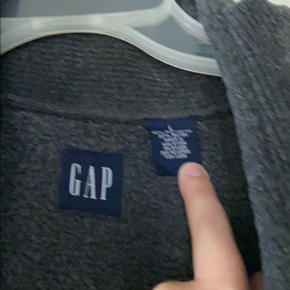 Used Gap pull over - Picture 3 of 4